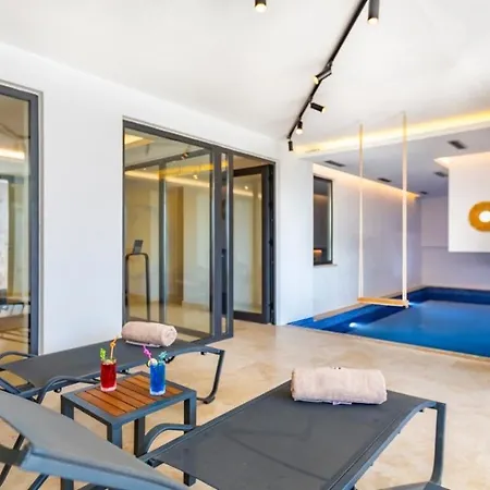 Villa Phi With Heated Indoor Pool